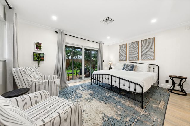 556 SW 24th Avenue, Boynton Beach, FL 33435