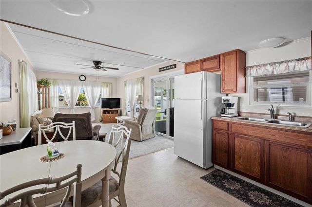 37250 BEVERLY AVENUE, Zephyrhills, FL 33542
