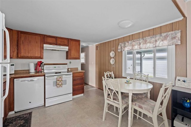 37250 BEVERLY AVENUE, Zephyrhills, FL 33542