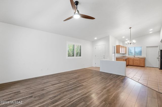 2878 W Medallion Drive, Tucson, AZ 85741