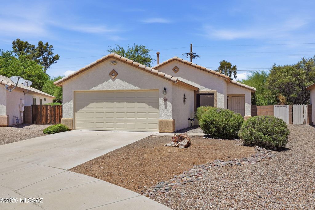 2878 W Medallion Drive, Tucson, AZ 85741