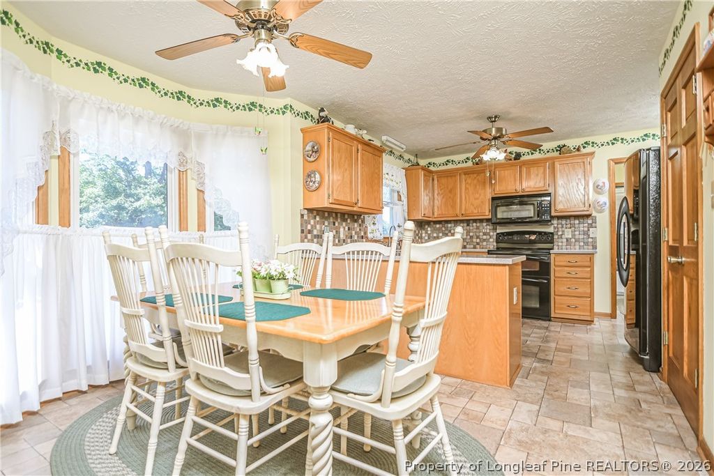 8036 Gaelic Drive, Fayetteville, NC 28306 — photo 11