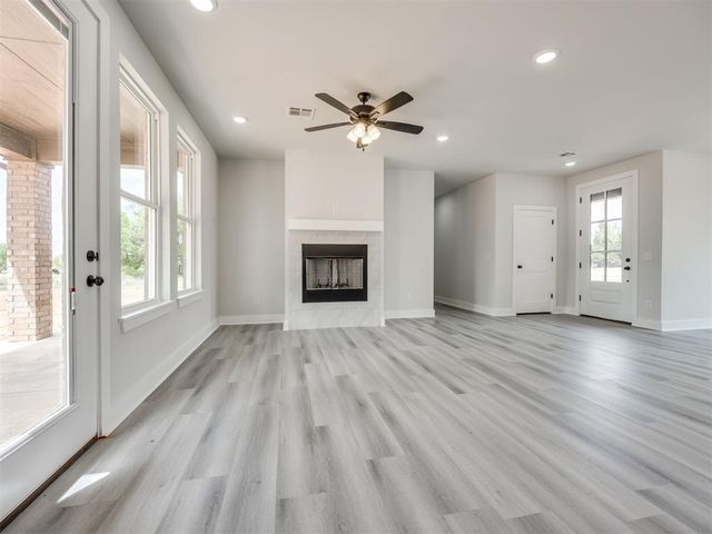 10191 S Meadows Lane, Guthrie, OK 73044