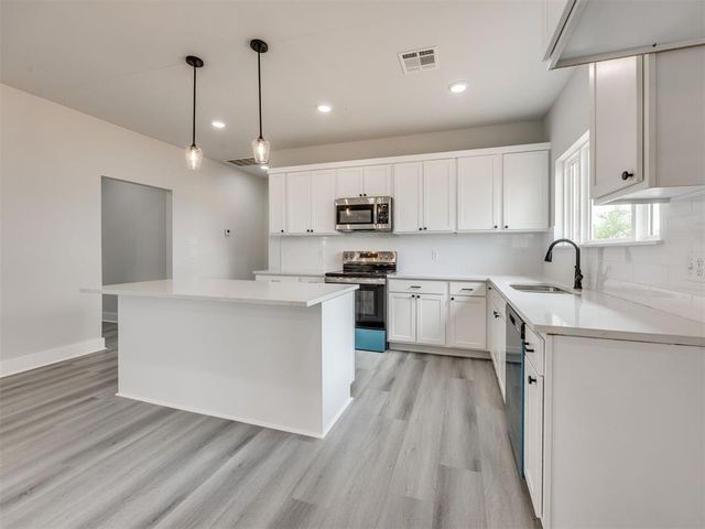 10191 S Meadows Lane, Guthrie, OK 73044
