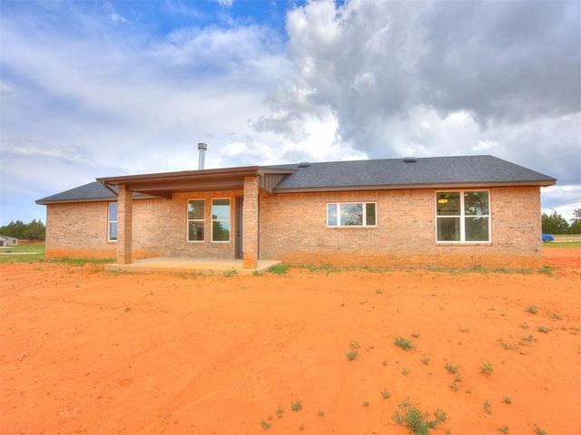 10191 S Meadows Lane, Guthrie, OK 73044