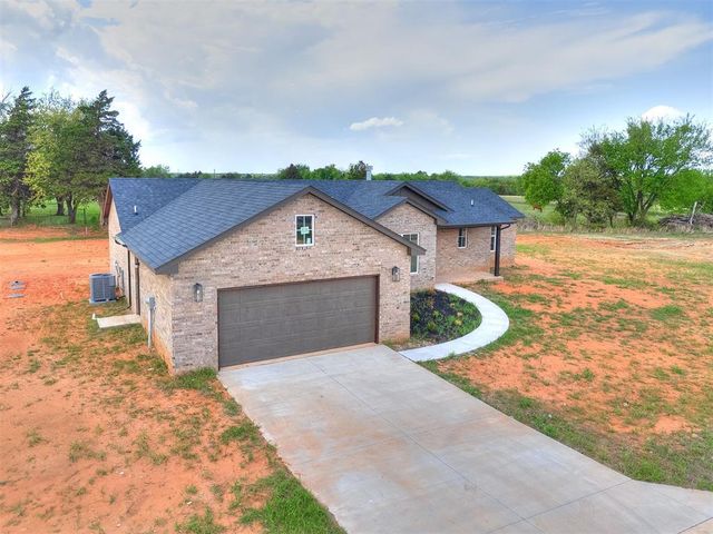10191 S Meadows Lane, Guthrie, OK 73044