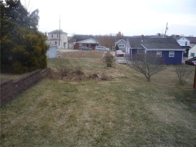 638 Lynn St, Hempfield Twp, PA 15601