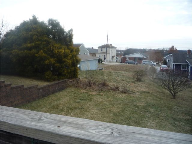 638 Lynn St, Hempfield Twp, PA 15601