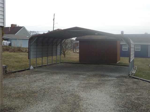 638 Lynn St, Hempfield Twp, PA 15601