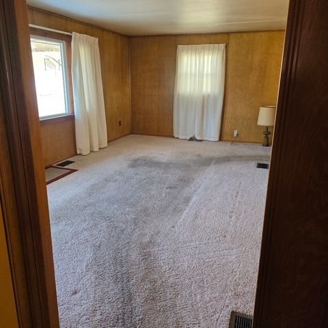 638 Lynn St, Hempfield Twp, PA 15601