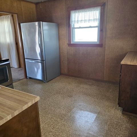 638 Lynn St, Hempfield Twp, PA 15601