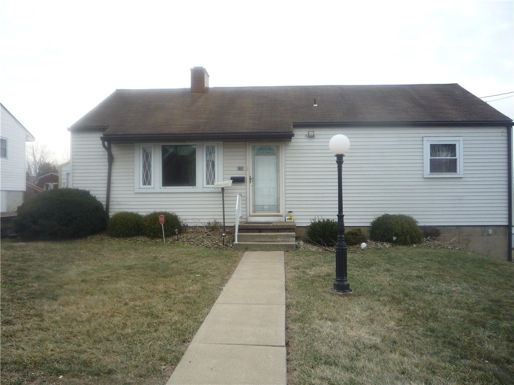 638 Lynn St, Hempfield Twp, PA 15601