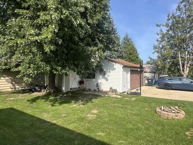 310 W Uncas AVENUE, Milwaukee, WI 53207