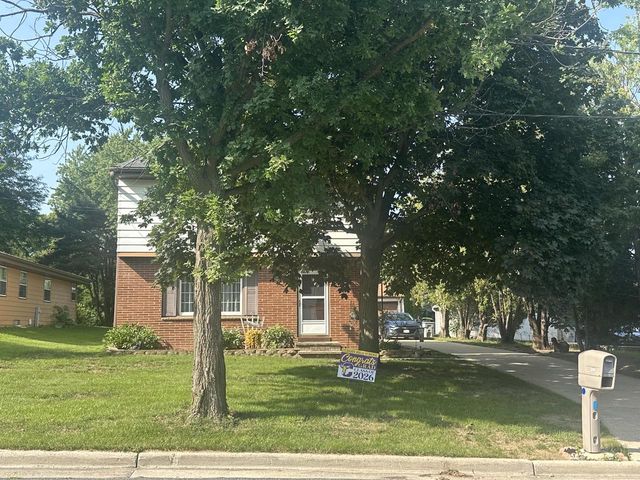 310 W Uncas AVENUE, Milwaukee, WI 53207