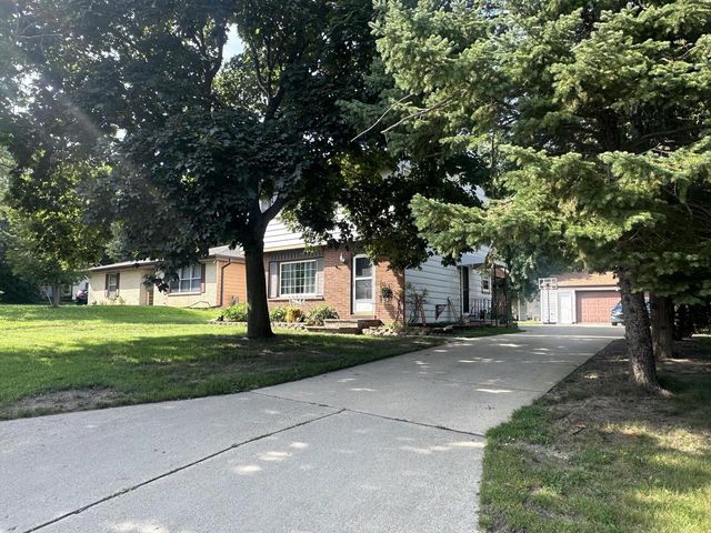 310 W Uncas AVENUE, Milwaukee, WI 53207