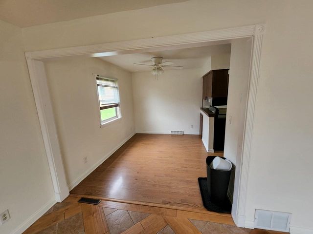 310 W Uncas AVENUE, Milwaukee, WI 53207