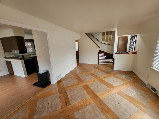 310 W Uncas AVENUE, Milwaukee, WI 53207