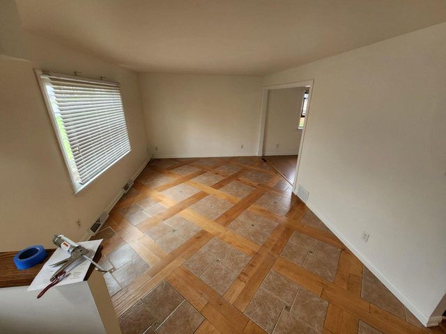 310 W Uncas AVENUE, Milwaukee, WI 53207