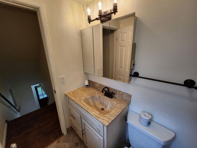 310 W Uncas AVENUE, Milwaukee, WI 53207
