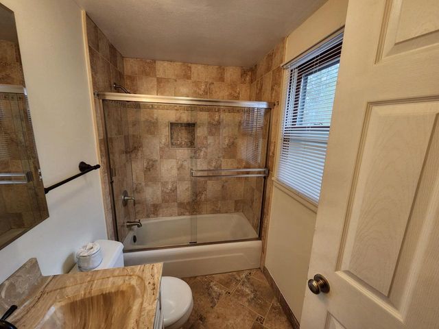 310 W Uncas AVENUE, Milwaukee, WI 53207
