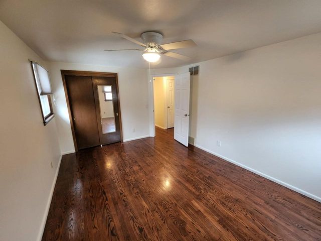 310 W Uncas AVENUE, Milwaukee, WI 53207