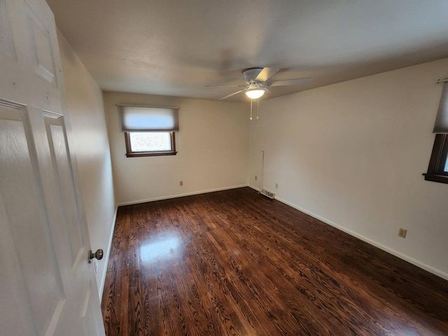 310 W Uncas AVENUE, Milwaukee, WI 53207