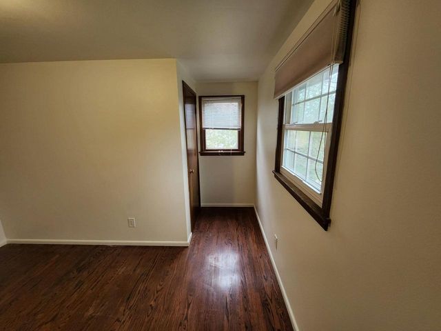 310 W Uncas AVENUE, Milwaukee, WI 53207