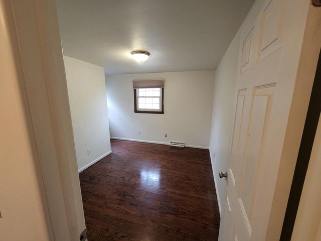 310 W Uncas AVENUE, Milwaukee, WI 53207