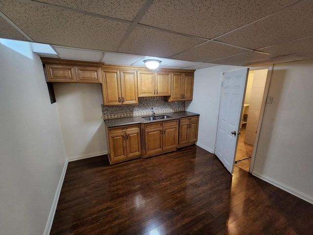 310 W Uncas AVENUE, Milwaukee, WI 53207
