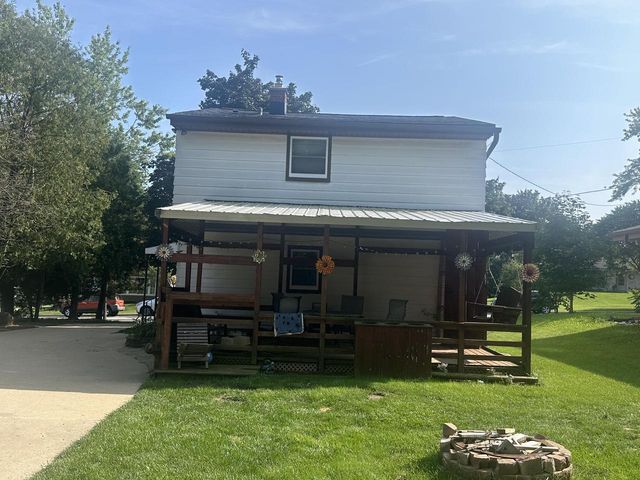 310 W Uncas AVENUE, Milwaukee, WI 53207