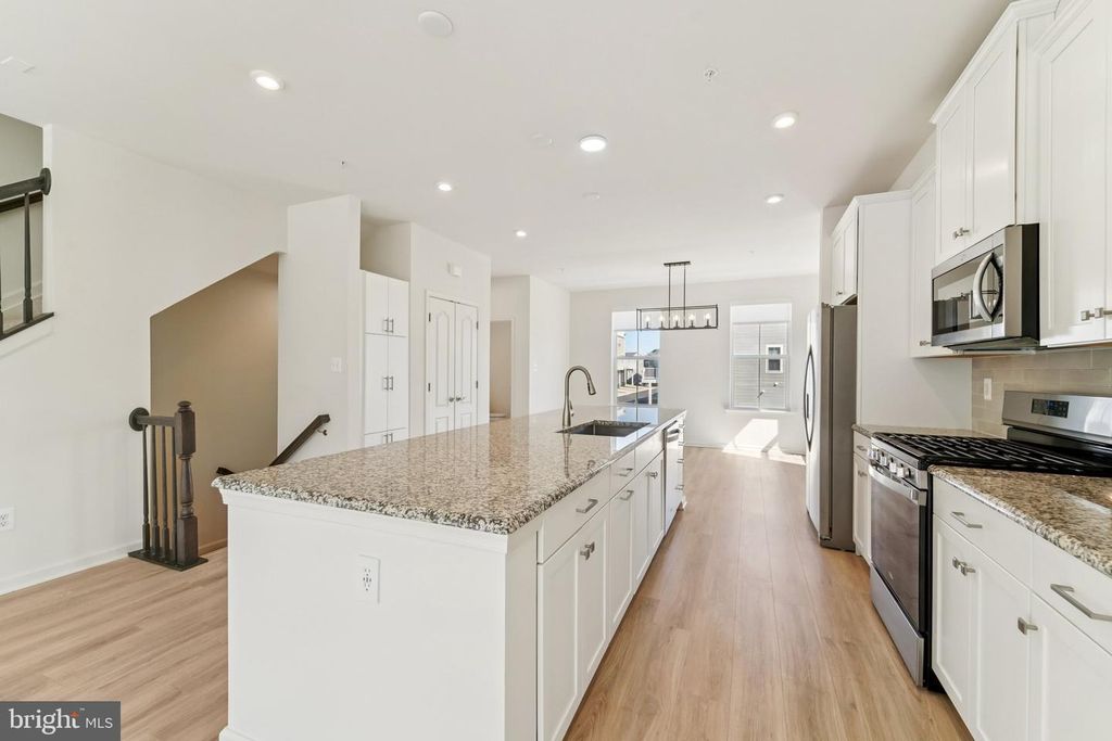 1470 RIDGE TRAIL CIR, Hanover, MD 21076