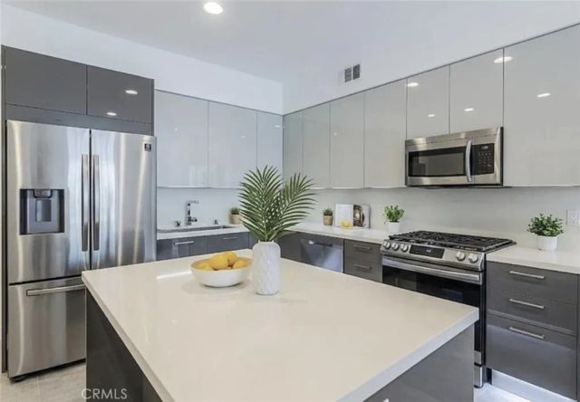 214 S Westmoreland 5, Los Angeles, CA 90004