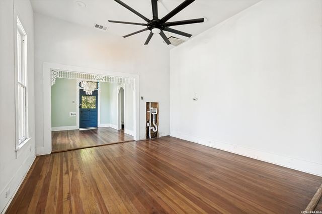 325 CEDAR ST, San Antonio, TX 78210