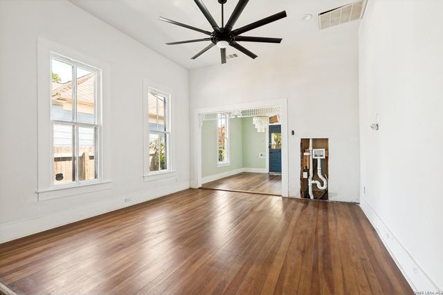 325 CEDAR ST, San Antonio, TX 78210