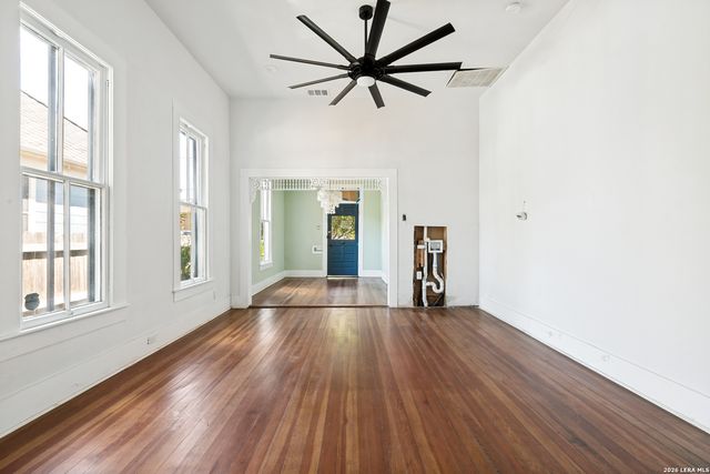325 CEDAR ST, San Antonio, TX 78210