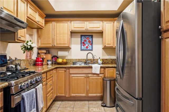 14239 Sherman Way 3, Van Nuys, CA 91405