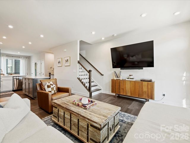 4746 Chastain Avenue, Charlotte, NC 28217