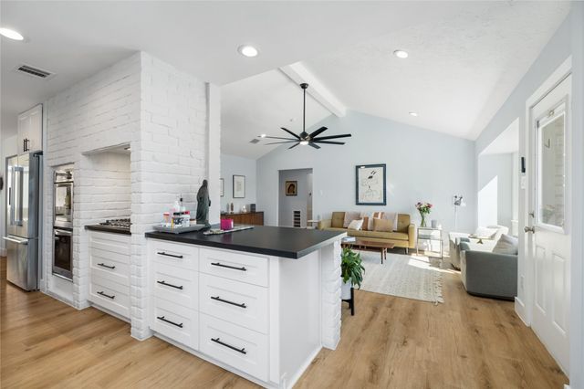 7619 Westwind Lane, Houston, TX 77071