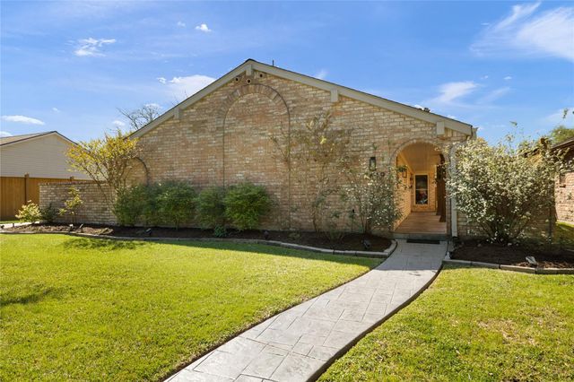 7619 Westwind Lane, Houston, TX 77071