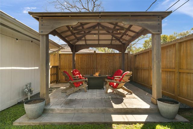 7619 Westwind Lane, Houston, TX 77071