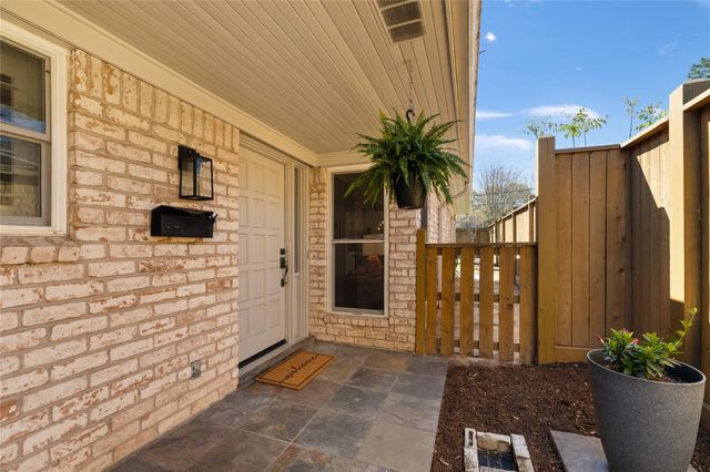 7619 Westwind Lane, Houston, TX 77071