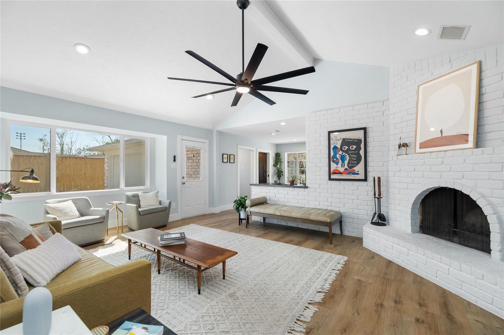 7619 Westwind Lane, Houston, TX 77071