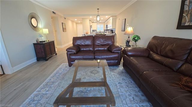 12945 Vanderbilt DR 402, Naples, FL 34110