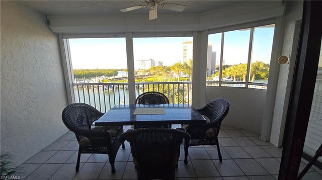 12945 Vanderbilt DR 402, Naples, FL 34110