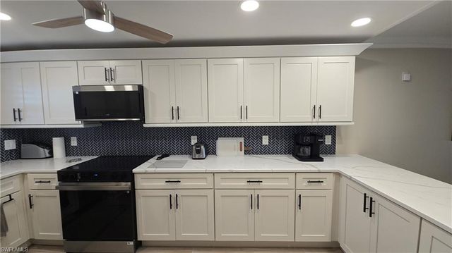 12945 Vanderbilt DR 402, Naples, FL 34110