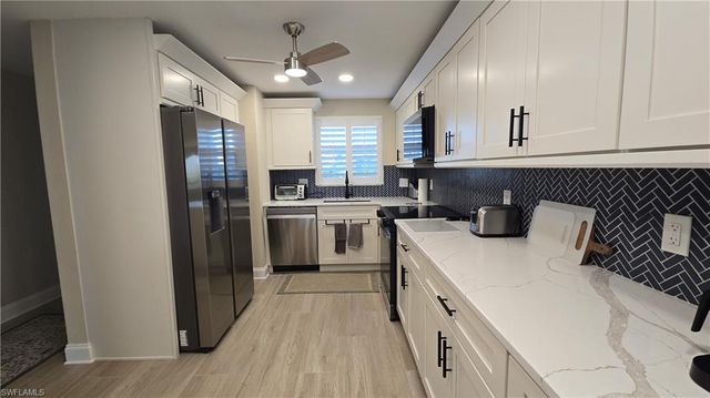 12945 Vanderbilt DR 402, Naples, FL 34110