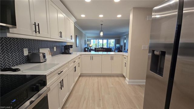 12945 Vanderbilt DR 402, Naples, FL 34110