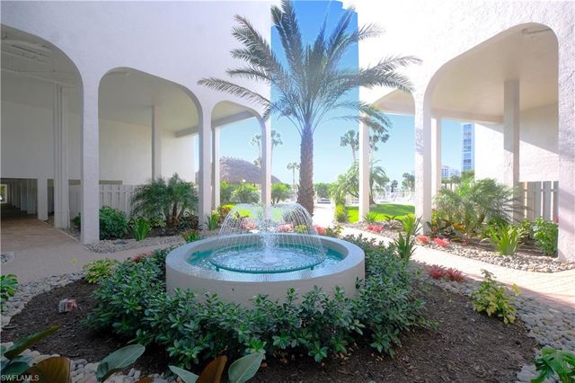 12945 Vanderbilt DR 402, Naples, FL 34110