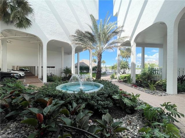 12945 Vanderbilt DR 402, Naples, FL 34110