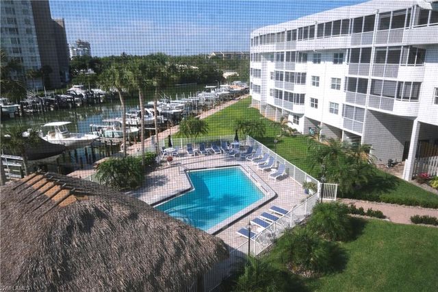 12945 Vanderbilt DR 402, Naples, FL 34110